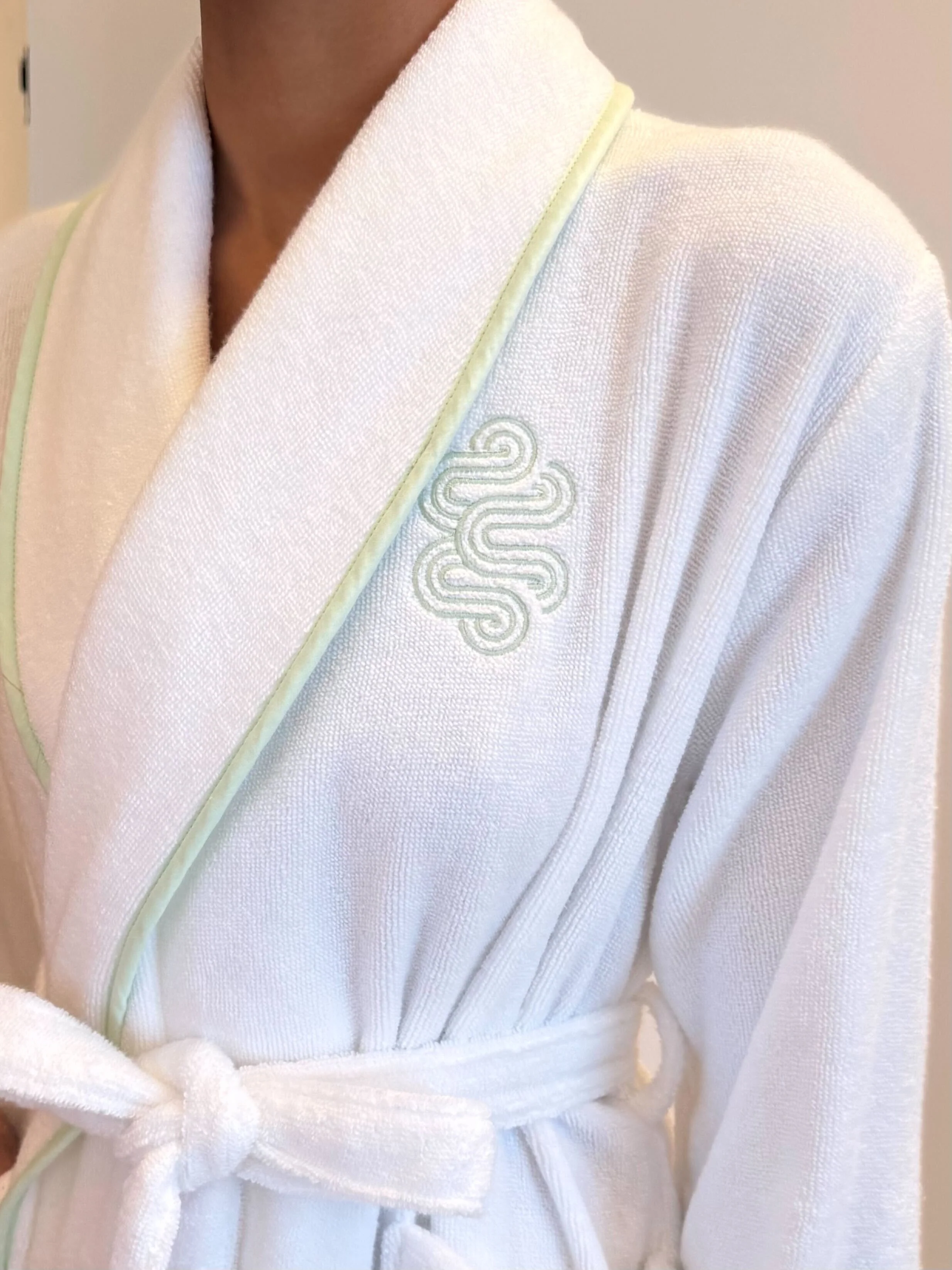 The Crown Affair x Hill House Hotel Robe Bundle - Image 4