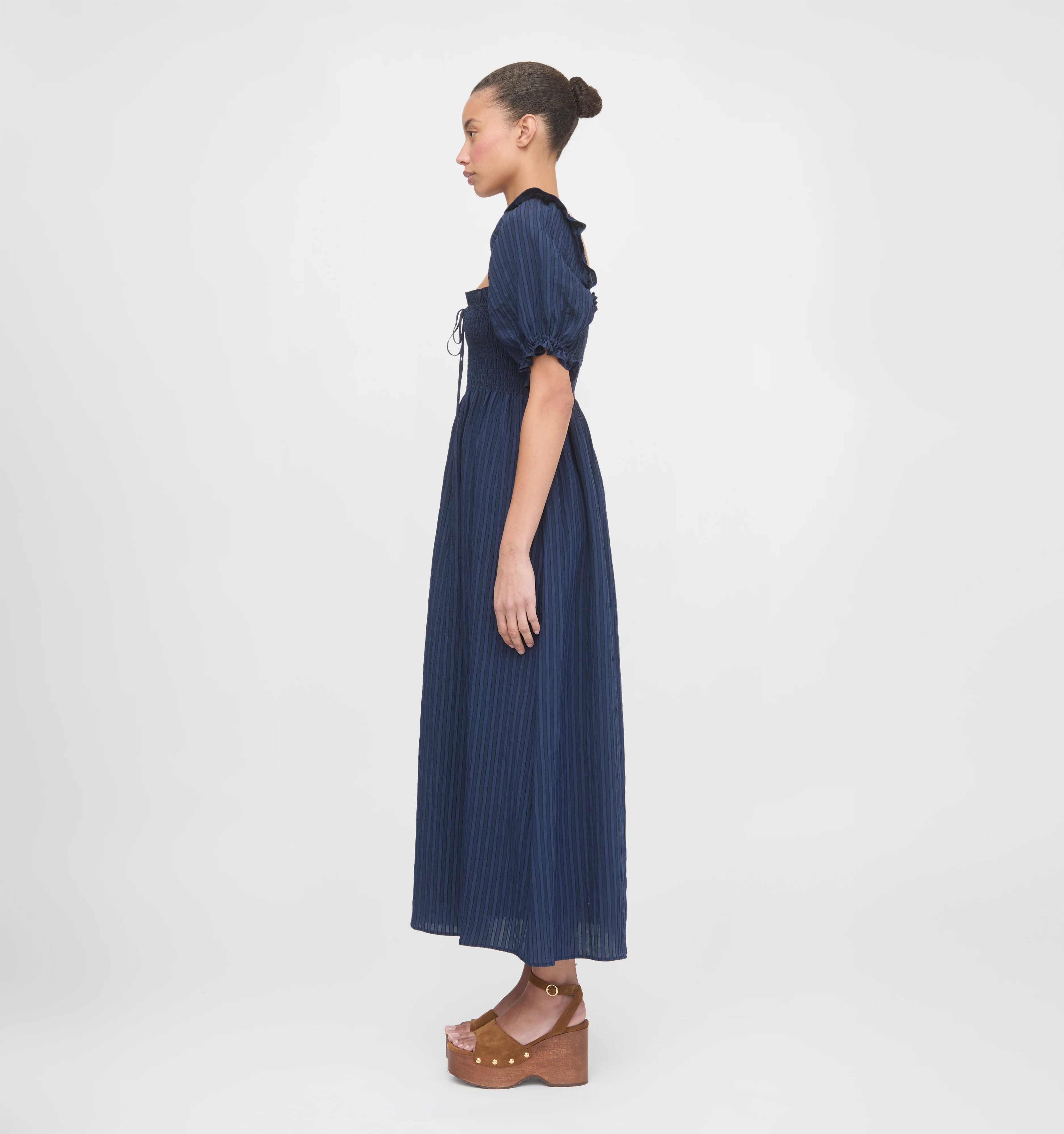 The Scarlett Midi Nap Dress - Navy Tonal Seersucker - Image 3